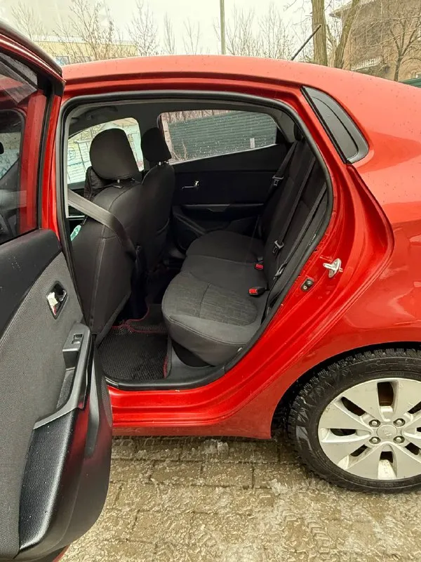 Продам kia rio 1.6 at 2012 года в донецке. Максимальная комплектация
Делать по машине ничего не нужно, от слова совсем
— Пробег 129.000тыс. Км оригинальный любые проверки
— Все заводские герметики на месте
— Все стекла заводские, включая лобовое без трещин
—Регулярное то
— Сервисная книжка со всеми отметками и печатями, история пробега
— Птс 2 хозяина, два ключа.
— Зимняя резина новая, летняя в подарок
—Машина в отличном состоянии как внешне, так и технически.
✔️Климат контроль
✔️Подогрев сидений
✔️Обогрев руля
✔️Обогрев зоны дворников
✔️Парктроник задний
✔️Aux, usb, mp3
✔️Электро зеркала
—Двигатель работает отлично
Масло в двигателе свежее, и все фильтра, тянет на отлично, масло не расходует, не дымит и не троит.
— Без пинков, замена масла в коробке на 90 000 тыс км.
Ходовая часть в полном порядке, ничего не стучит, не гремит. Тормозная система обслужена
— Салон в отличном состоянии, ничего не затерто, все работает, все включается.
— За машиной очень хорошо следили
📞 Звоните: +7(949)3175279 - фотография - 7