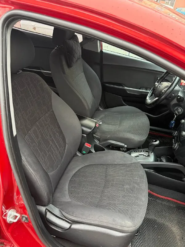 Продам kia rio 1.6 at 2012 года в донецке. Максимальная комплектация
Делать по машине ничего не нужно, от слова совсем
— Пробег 129.000тыс. Км оригинальный любые проверки
— Все заводские герметики на месте
— Все стекла заводские, включая лобовое без трещин
—Регулярное то
— Сервисная книжка со всеми отметками и печатями, история пробега
— Птс 2 хозяина, два ключа.
— Зимняя резина новая, летняя в подарок
—Машина в отличном состоянии как внешне, так и технически.
✔️Климат контроль
✔️Подогрев сидений
✔️Обогрев руля
✔️Обогрев зоны дворников
✔️Парктроник задний
✔️Aux, usb, mp3
✔️Электро зеркала
—Двигатель работает отлично
Масло в двигателе свежее, и все фильтра, тянет на отлично, масло не расходует, не дымит и не троит.
— Без пинков, замена масла в коробке на 90 000 тыс км.
Ходовая часть в полном порядке, ничего не стучит, не гремит. Тормозная система обслужена
— Салон в отличном состоянии, ничего не затерто, все работает, все включается.
— За машиной очень хорошо следили
📞 Звоните: +7(949)3175279 - фотография - 8