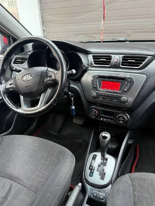 Продам kia rio 1.6 at 2012 года в донецке. Максимальная комплектация
Делать по машине ничего не нужно, от слова совсем
— Пробег 129.000тыс. Км оригинальный любые проверки
— Все заводские герметики на месте
— Все стекла заводские, включая лобовое без трещин
—Регулярное то
— Сервисная книжка со всеми отметками и печатями, история пробега
— Птс 2 хозяина, два ключа.
— Зимняя резина новая, летняя в подарок
—Машина в отличном состоянии как внешне, так и технически.
✔️Климат контроль
✔️Подогрев сидений
✔️Обогрев руля
✔️Обогрев зоны дворников
✔️Парктроник задний
✔️Aux, usb, mp3
✔️Электро зеркала
—Двигатель работает отлично
Масло в двигателе свежее, и все фильтра, тянет на отлично, масло не расходует, не дымит и не троит.
— Без пинков, замена масла в коробке на 90 000 тыс км.
Ходовая часть в полном порядке, ничего не стучит, не гремит. Тормозная система обслужена
— Салон в отличном состоянии, ничего не затерто, все работает, все включается.
— За машиной очень хорошо следили
📞 Звоните: +7(949)3175279 - фотография - 9