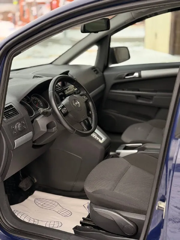 🛻opel zafira b. минивэн 💰цена - 740.000 торг обмен 🌍 город - мариуполь 📆 год выпуска - 2010 🛞пробег - 206.000 ⛽️топливо - дизель ⚙️модификация- 1.9 📦кпп - автомат-айсин 📞+79495000534 opel zafira b рестайлинговый автомобиль обслужены вложений не требует по кузову нареканий нет как на фото мотор работает отлично не дымит от слова совсем не на холодную и не на горячую автомат ведёт себя отлично нету никаких пинков не рывков по ходовой части нареканий нету автомобиль прошел то докуме. .. 85.png')">✅ датчик дождя датчик света ✅ 4 эл. подъемника ✅ подушки безопасности✅ эл. регулировка зеркал✅ парктроник✅ бортовой компьютер✅ мультируль✅ обогрев сидений✅ электрообогрев боковых зеркал✅ хорошие аудиосистема✅ 3️⃣режима коробки обычный зимний sport ✅ - фотография - 7