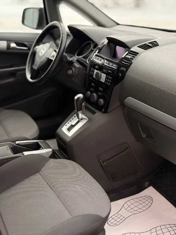 🛻opel zafira b. минивэн 💰цена - 740.000 торг обмен 🌍 город - мариуполь 📆 год выпуска - 2010 🛞пробег - 206.000 ⛽️топливо - дизель ⚙️модификация- 1.9 📦кпп - автомат-айсин 📞+79495000534 opel zafira b рестайлинговый автомобиль обслужены вложений не требует по кузову нареканий нет как на фото мотор работает отлично не дымит от слова совсем не на холодную и не на горячую автомат ведёт себя отлично нету никаких пинков не рывков по ходовой части нареканий нету автомобиль прошел то докуме. .. 85.png')">✅ датчик дождя датчик света ✅ 4 эл. подъемника ✅ подушки безопасности✅ эл. регулировка зеркал✅ парктроник✅ бортовой компьютер✅ мультируль✅ обогрев сидений✅ электрообогрев боковых зеркал✅ хорошие аудиосистема✅ 3️⃣режима коробки обычный зимний sport ✅ - фотография - 8
