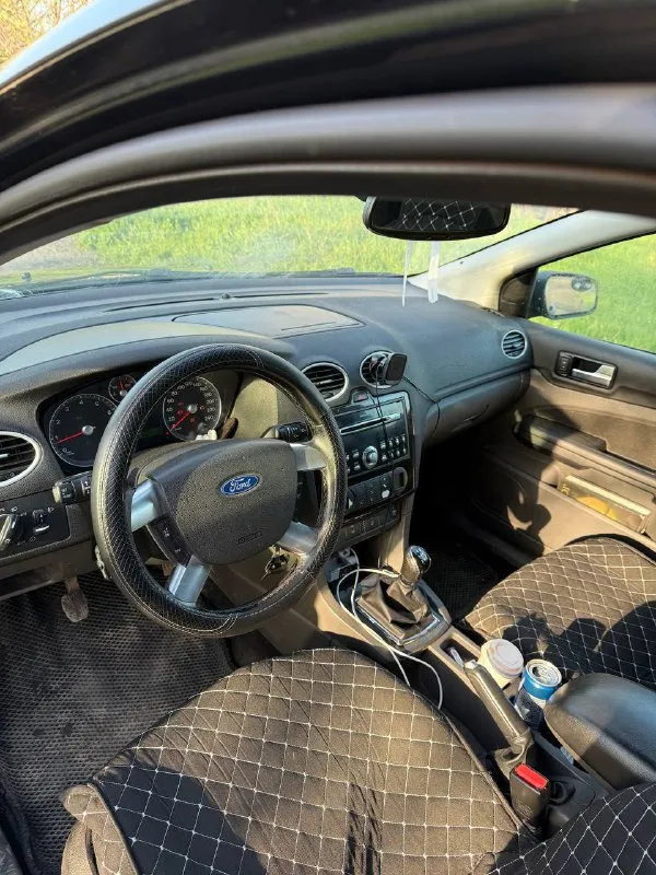 Ford focus 2, 2005, двигатель 2.0, механика, пробег 391000км масло всегда менял через каждые 7000-8000 км, заливал comma xtech, на пробеге 382000 км поменял сцепление, также недавно была замена рулевых тяг и наконечников больше деталей в лс расскажу все подробно в силу возраста есть кузовные моменты хочу за него 350 т. рублей, но к торгу готов находится в донецке в кировском районе, по запросу могу привезти в другое место телефон для связи: +79493482104 - также телеграм на этом номере - фотография - 4