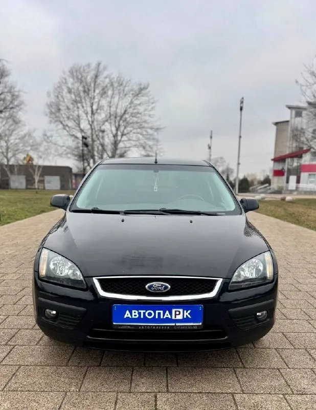 ⬛️ ford focus ll 💰цена: 570 000р 🏢город: мариуполь 📅год выпуска: 2006 🧾пробег: 168 649км. ⚙️двигатель: 1.8 ⛽топливо: бензин ⚙️кпп: механика 📞телефон: +7-949-727-41-51 +7-989-263-55-56 +7-949-713-18-14 💾 описание: ford focus ii sedan – проверенный выбор для тех, кто ценит надёжность и практичность в каждом километре пути. модель сочетает в себе проверенный 1,8-литровый бензиновый агрегат мощностью 125 л. с. и лёгкую переднеприводную платформу, что делает её идеальной для городской жизни и дальних поездок без лишних затрат. ✅ 2 владельца, птс оригинал ✅ родная краска ✅ оригинальный пробег комплектация: климат контроль, подогрев сидений, электропакет, abs, airbag, гидроусилитель руля, сигнализация, птф. улица шевченко 269 🏦 возможна продажа в кредит по двум документам. - фотография - 2