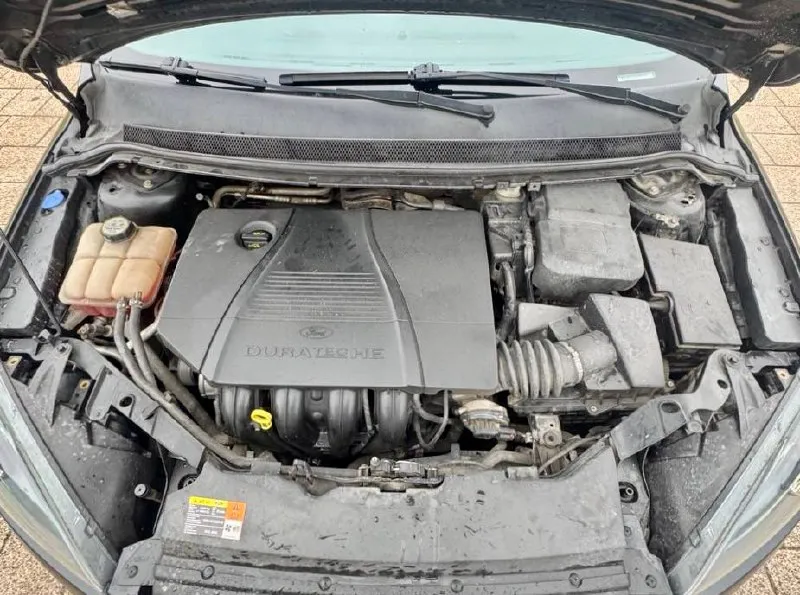 ⬛️ ford focus ll 💰цена: 570 000р 🏢город: мариуполь 📅год выпуска: 2006 🧾пробег: 168 649км. ⚙️двигатель: 1.8 ⛽топливо: бензин ⚙️кпп: механика 📞телефон: +7-949-727-41-51 +7-989-263-55-56 +7-949-713-18-14 💾 описание: ford focus ii sedan – проверенный выбор для тех, кто ценит надёжность и практичность в каждом километре пути. модель сочетает в себе проверенный 1,8-литровый бензиновый агрегат мощностью 125 л. с. и лёгкую переднеприводную платформу, что делает её идеальной для городской жизни и дальних поездок без лишних затрат. ✅ 2 владельца, птс оригинал ✅ родная краска ✅ оригинальный пробег комплектация: климат контроль, подогрев сидений, электропакет, abs, airbag, гидроусилитель руля, сигнализация, птф. улица шевченко 269 🏦 возможна продажа в кредит по двум документам. - фотография - 7