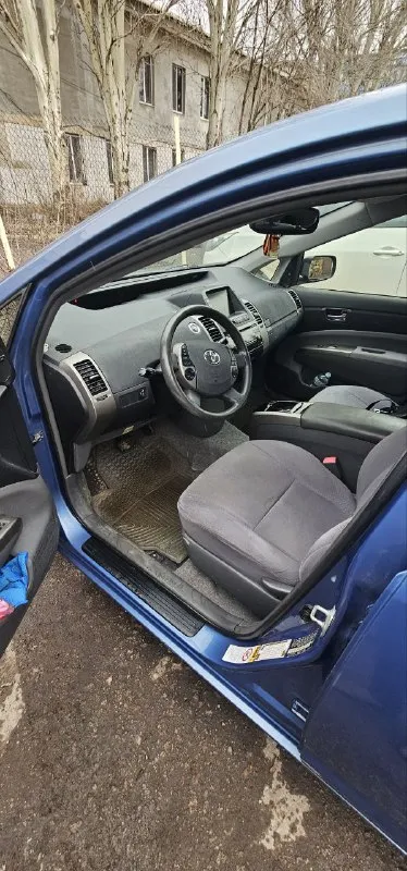 Продаётся toyota prius 2008 г. в. пробег 250 тыс км. климат контроль, камера заднего вида, безключевой доступ, зеркало с авто затемнением, музыка jbl и т. д. американка. 2 комплекта резины. учёт 180 регион. vin jtdkb20u687752953. по косметике: вмятина на капоте, по крыше полез лак. цена: 750000 руб. находится в донецке. +79493323676 📲 tg: павел 📞 звоните: +7(949)3323676 - фотография - 5