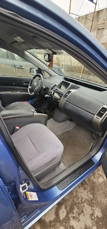 Продаётся toyota prius 2008 г. в. пробег 250 тыс км. климат контроль, камера заднего вида, безключевой доступ, зеркало с авто затемнением, музыка jbl и т. д. американка. 2 комплекта резины. учёт 180 регион. vin jtdkb20u687752953. по косметике: вмятина на капоте, по крыше полез лак. цена: 750000 руб. находится в донецке. +79493323676 📲 tg: павел 📞 звоните: +7(949)3323676 - фотография - 6