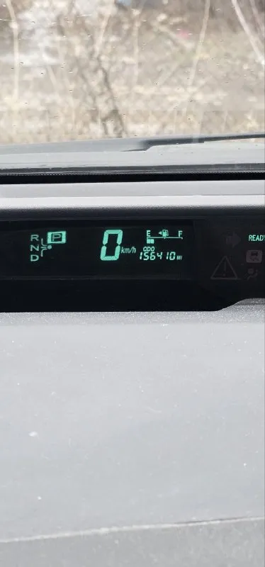 Продаётся toyota prius 2008 г. в. пробег 250 тыс км. климат контроль, камера заднего вида, безключевой доступ, зеркало с авто затемнением, музыка jbl и т. д. американка. 2 комплекта резины. учёт 180 регион. vin jtdkb20u687752953. по косметике: вмятина на капоте, по крыше полез лак. цена: 750000 руб. находится в донецке. +79493323676 📲 tg: павел 📞 звоните: +7(949)3323676 - фотография - 7