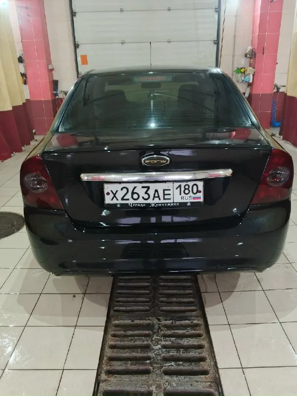 Автор: ford фокус2 ресайлинг. на учете на мне 2 года. 1.8 мкпп. 2008г. пробег 292500.зимний пакет обогревы лобового заднего стекла, зеркал, форсунок омывателя, передних сидений, датчик света, датчик дождя, автозапуск старлайн, масло не ест, коробка mtx75 от 2-ух литрового мотора(неубиваемая), ходовая без стуков, грюков, скрипов, музыка усилитель сабвуфер, летняя резина на литых дисках р16 новая, зима р15, осенью красился в круг кроме крыши. 650т. р торг у капота. горловка +79493652265.. !!!наш телеграм канал [ бесплатное размещение за репост!!! правила сообщества [ мы в мах [ [ 📞 звоните: +7(949)3652265 - фотография - 4