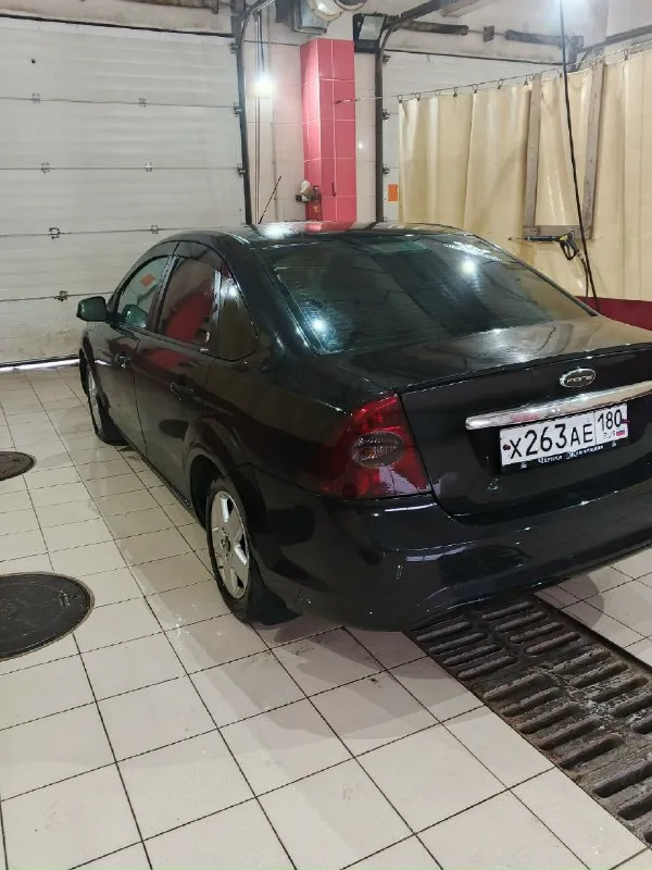 Автор: ford фокус2 ресайлинг. на учете на мне 2 года. 1.8 мкпп. 2008г. пробег 292500.зимний пакет обогревы лобового заднего стекла, зеркал, форсунок омывателя, передних сидений, датчик света, датчик дождя, автозапуск старлайн, масло не ест, коробка mtx75 от 2-ух литрового мотора(неубиваемая), ходовая без стуков, грюков, скрипов, музыка усилитель сабвуфер, летняя резина на литых дисках р16 новая, зима р15, осенью красился в круг кроме крыши. 650т. р торг у капота. горловка +79493652265.. !!!наш телеграм канал [ бесплатное размещение за репост!!! правила сообщества [ мы в мах [ [ 📞 звоните: +7(949)3652265 - фотография - 5