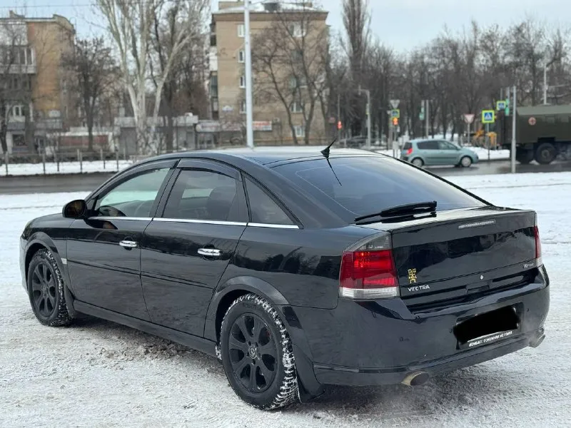 Продам так же возможен обмен с вашей доплатой опель вектра ц 2007год 2.0турбо механика 6ступка машина вся обслужена без вложений сел и поехал установлена хорошая музыка саб усилитель моно блок колонки хорошие резина зима шипы салон полностью кожаный тойст автомобиль без вложений сель и поехал два ключа все работает в машине на автомобиле нету не штрафов не запретов автомобил на уверенном ходу турбина дует как надо все работает все остальные вопросы по телефону звоните в любое время!! +79494676594 цена 550.000₽ торг - фотография - 3