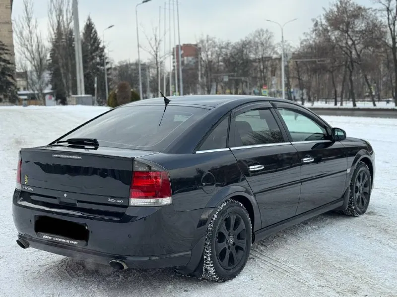 Продам так же возможен обмен с вашей доплатой опель вектра ц 2007год 2.0турбо механика 6ступка машина вся обслужена без вложений сел и поехал установлена хорошая музыка саб усилитель моно блок колонки хорошие резина зима шипы салон полностью кожаный тойст автомобиль без вложений сель и поехал два ключа все работает в машине на автомобиле нету не штрафов не запретов автомобил на уверенном ходу турбина дует как надо все работает все остальные вопросы по телефону звоните в любое время!! +79494676594 цена 550.000₽ торг - фотография - 7