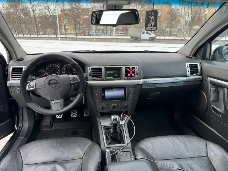 Продам так же возможен обмен с вашей доплатой опель вектра ц 2007год 2.0турбо механика 6ступка машина вся обслужена без вложений сел и поехал установлена хорошая музыка саб усилитель моно блок колонки хорошие резина зима шипы салон полностью кожаный тойст автомобиль без вложений сель и поехал два ключа все работает в машине на автомобиле нету не штрафов не запретов автомобил на уверенном ходу турбина дует как надо все работает все остальные вопросы по телефону звоните в любое время!! +79494676594 цена 550.000₽ торг - фотография - 9