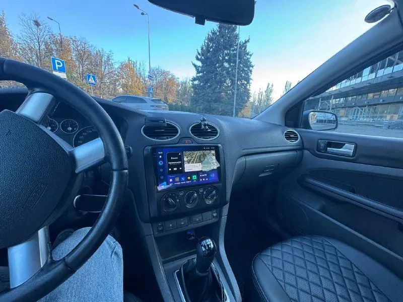 Продаю ford focus 2 ( форд фокус) 2006г 1.6 115л. с владею машиной больше полутора лет, за это время было сделано многое: новый гидроусилитель руля новая система шлангов гидроусилителя новая рулевая рейка (менял это все для устранения гула гура, но небольшой все равно остался) новый клапан вентиляции картерных газов новые бронепровода заменена жабка заднего хода новая катушка зажигания ремень грм был заменен около тысячи км назад произведена чистка форсунок, дроссельной заслонки новые подушки двигателя (гидроопора и задняя) заменены сальники штока выбора передач, левого привода, коленвала новый шкив коленвала заменено масло в коробке около 10 тыс назад, также масло гидроусилителя по ходовке спереди - новые шруса, наконечники, шаровые, опоры и опорные подшипники, стойки стабилизатора. 645к торг уместен. +79493523502 г. донецк - фотография - 10