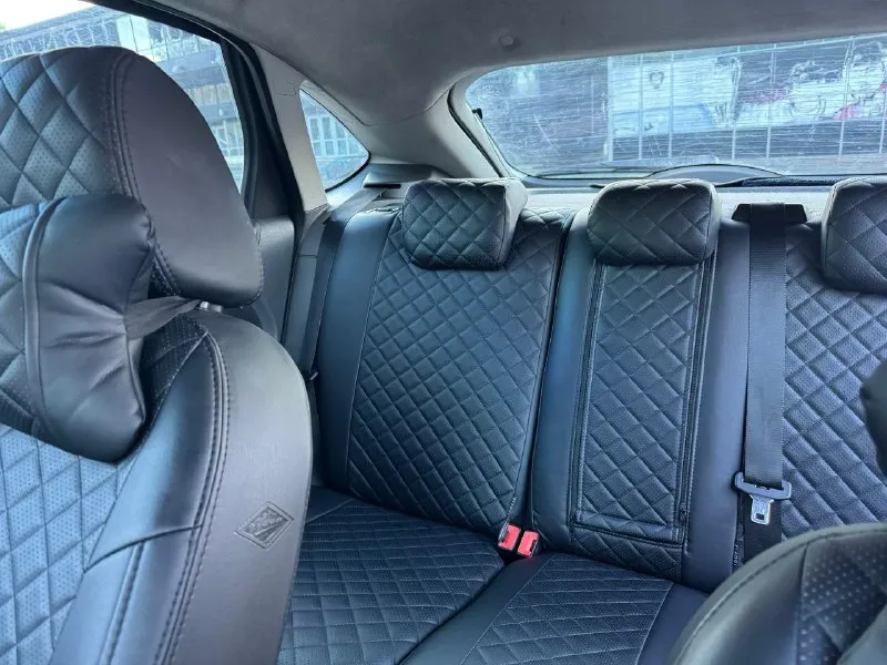 Продаю ford focus 2 ( форд фокус) 2006г 1.6 115л. с владею машиной больше полутора лет, за это время было сделано многое: новый гидроусилитель руля новая система шлангов гидроусилителя новая рулевая рейка (менял это все для устранения гула гура, но небольшой все равно остался) новый клапан вентиляции картерных газов новые бронепровода заменена жабка заднего хода новая катушка зажигания ремень грм был заменен около тысячи км назад произведена чистка форсунок, дроссельной заслонки новые подушки двигателя (гидроопора и задняя) заменены сальники штока выбора передач, левого привода, коленвала новый шкив коленвала заменено масло в коробке около 10 тыс назад, также масло гидроусилителя по ходовке спереди - новые шруса, наконечники, шаровые, опоры и опорные подшипники, стойки стабилизатора. 645к торг уместен. +79493523502 г. донецк - фотография - 8