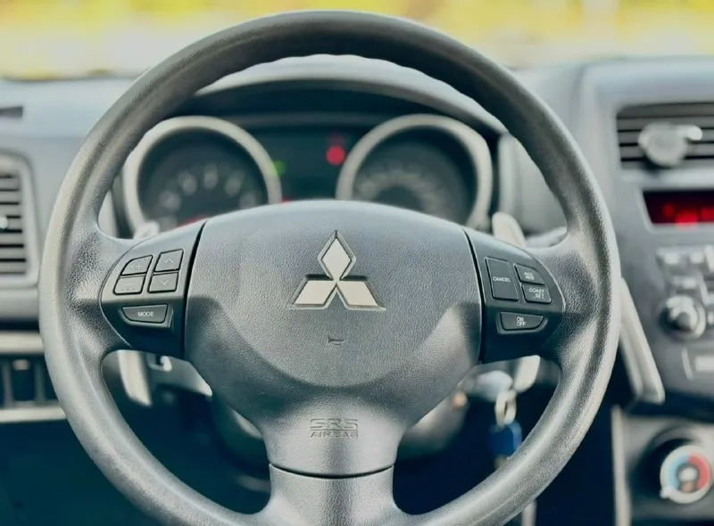 Mitsubishi asx год 2012 пробег 195.000 цена 1.150.000₽ коробка автомат мотор 1.8 бензин авто в достойном состоянии без каких либо вложений комплектация мульти руль под рулевые лепестки круиз-контроль кондиционер регулировка зеркал подогрев зеркал подогрев сидений электропакет r’16 на литье мотор тянет хорошо масла фильтра заменены коробка переключает в штатном режиме ходовая в идеале пороги дно в идеале авто без дтп и подводных камней езжу каждый день с удовольствием отвечу на все ваши вопросы по телефону осмотр г. донецк цена 1.150.000 +79494660728 📞 звоните: +7(949)4660728 - фотография - 5