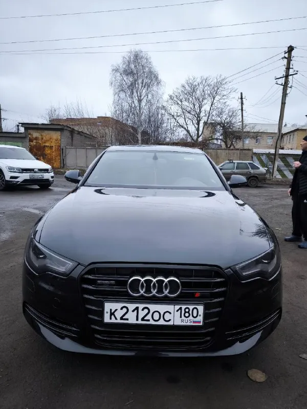 Продаю audi a6 3.0 tfsi 333 л. с. quattro s line 2013 г. в. цвет — шикарный чёрный металлик пробег — 204 тыс. км состояние отличное для своего возраста, ухоженная, обслуживалась в хорошем сервисе. основные плюсы машины👇 ✔️полный привод quattro ✔️агрессивный обвес s line ✔️черные 19–20" (с красными суппортами — смотрятся огонь) ✔️коробка s tronic (dsg 7-ступ. робот) / multitronic ✔️кузов без дтп лкп живое, без сильных сколов и царапин ✔️led или ксенон + дневные ходовые огни ✔️кожаный салон (скорее всего черный + алькантара или комби) ✔️мультимедиа mmi с навигацией, bluetooth, aux/usb ✔️климат-контроль 3-зонный подогревы всего — сиденья, руль, зеркала, лобового в зоне покоя щёток ✔️куча мелких приятностей: дистанционный запуск, парктроники 💲цена: 1 650 000 торг уместен при осмотре. 🔍местоположение: тельманово 🔢контакты: +79490894809 машина реально красивая, едет шикарно, выглядит дороже своей цены. ждёт хорошего хозяина! 🚗 📞 звоните: +7(949)0894809 - фотография - 6