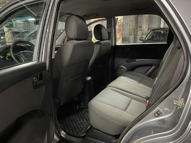 🔥 kia sportage restyling🔥 ✅без дтп! ✅год выпуска 2010 ✅ 2.0 ✅бензиновый (атмосферный) ✅коробка механическая ✅пробег 187 тыс. км. ✅двигатель работает превосходно без постороннего шума! (и на холодную и на горячую) ✅авто полностью обслужен ✅сервисная книг. .. /i>кондиционер ✅обогрев заднего стекла ✅4 стеклоподъёмника ✅корректор фар ✅2 ключа ✅сигнализация ✅разъемы под aux usb ✅разъем 12v ✅литые диски r16 🔥торг на полный бак топлива🔥 ✅донецк. стоимость 875.000₽ тел. +7949-50-800-60 📞 звоните: +7(949)5080060 - фотография - 7