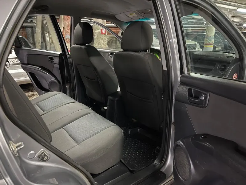 🔥 kia sportage restyling🔥 ✅без дтп! ✅год выпуска 2010 ✅ 2.0 ✅бензиновый (атмосферный) ✅коробка механическая ✅пробег 187 тыс. км. ✅двигатель работает превосходно без постороннего шума! (и на холодную и на горячую) ✅авто полностью обслужен ✅сервисная книг. .. /i>кондиционер ✅обогрев заднего стекла ✅4 стеклоподъёмника ✅корректор фар ✅2 ключа ✅сигнализация ✅разъемы под aux usb ✅разъем 12v ✅литые диски r16 🔥торг на полный бак топлива🔥 ✅донецк. стоимость 875.000₽ тел. +7949-50-800-60 📞 звоните: +7(949)5080060 - фотография - 8