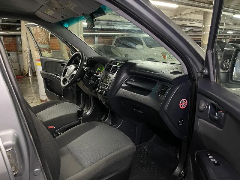 🔥 kia sportage restyling🔥 ✅без дтп! ✅год выпуска 2010 ✅ 2.0 ✅бензиновый (атмосферный) ✅коробка механическая ✅пробег 187 тыс. км. ✅двигатель работает превосходно без постороннего шума! (и на холодную и на горячую) ✅авто полностью обслужен ✅сервисная книг. .. /i>кондиционер ✅обогрев заднего стекла ✅4 стеклоподъёмника ✅корректор фар ✅2 ключа ✅сигнализация ✅разъемы под aux usb ✅разъем 12v ✅литые диски r16 🔥торг на полный бак топлива🔥 ✅донецк. стоимость 875.000₽ тел. +7949-50-800-60 📞 звоните: +7(949)5080060 - фотография - 9