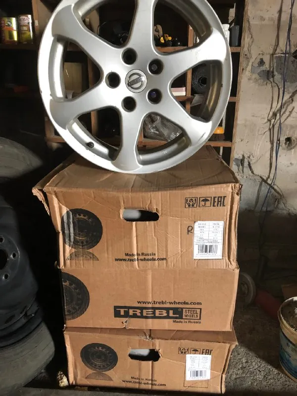 Продам комплект оригинальных дисков 17-го диаметра на автомобиль nissan. разболтовка 17х7,5х114,3. d 67,1. вылет 47. не битые, не вареные, не гнутые. 23000р. тел. +79490287893 миранда. тг +79493365493 📞 звоните: +7(949)0287893 - фотография - 3