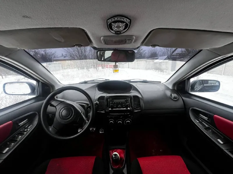 Продам geely mk cross 2012 года выпуска - двигатель 1.5 л. - передний привод - механика 5 ступка - эур - кондиционер - электро стеклоподъемники в круг - установлен газ евро 4 в 26 году перебрана вся подвеска, перед полностью от тойоты, зад сток джили. барабан, колодки, привода. вложения требуются локально по аркам и порогам. пробег 165к стоят титаны 215/50/17 на новой зимней шиповоной резине. в комплекте лето на штампах на сезон 15 р. цена 300к (торг) телефон: +7(949) 347-92-58 (тг) 📲 tg: @slavasandin 📞 звоните: +7(949)3479258 - фотография - 2