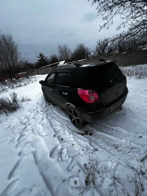 Продам geely mk cross 2012 года выпуска - двигатель 1.5 л. - передний привод - механика 5 ступка - эур - кондиционер - электро стеклоподъемники в круг - установлен газ евро 4 в 26 году перебрана вся подвеска, перед полностью от тойоты, зад сток джили. барабан, колодки, привода. вложения требуются локально по аркам и порогам. пробег 165к стоят титаны 215/50/17 на новой зимней шиповоной резине. в комплекте лето на штампах на сезон 15 р. цена 300к (торг) телефон: +7(949) 347-92-58 (тг) 📲 tg: @slavasandin 📞 звоните: +7(949)3479258 - фотография - 3