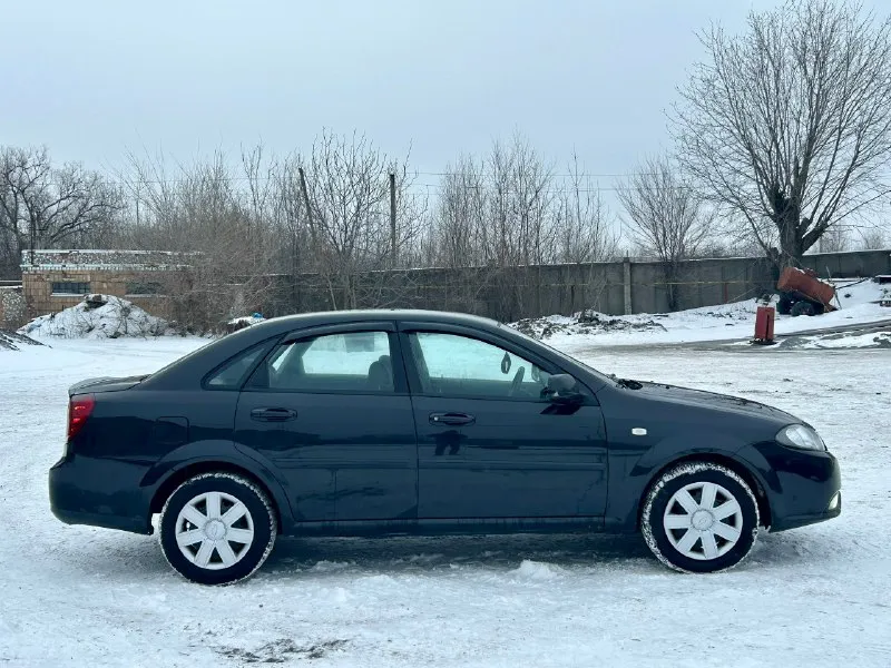 Продам личный автомобиль 2015 года выпуска с пробегом 113.000 тысяч кузов родном окрасе вложений не требует расходники все заменены три тысячи назад техническое состояние идеальное мотор масло не расходует так как пробег родной!!! салон в очень хорошем состоянии андроид магнитола с carplay и многое другое два комплекта колес кузов оцинкован рыжиков нет абсолютно!!! я хозяин по птс !!! продажа с переоформлением! цена 645.000 тысяч рублей торг уместен ☎️ +7-949-391-97-22 телеграмм так же по номеру. 📞 звоните: +7(949)3919722 - фотография - 3