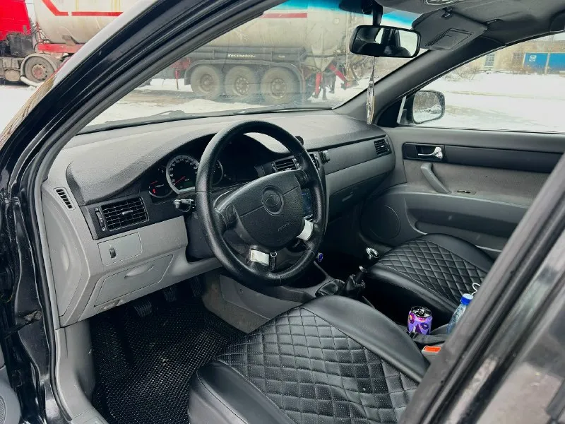 Продам личный автомобиль 2015 года выпуска с пробегом 113.000 тысяч кузов родном окрасе вложений не требует расходники все заменены три тысячи назад техническое состояние идеальное мотор масло не расходует так как пробег родной!!! салон в очень хорошем состоянии андроид магнитола с carplay и многое другое два комплекта колес кузов оцинкован рыжиков нет абсолютно!!! я хозяин по птс !!! продажа с переоформлением! цена 645.000 тысяч рублей торг уместен ☎️ +7-949-391-97-22 телеграмм так же по номеру. 📞 звоните: +7(949)3919722 - фотография - 6