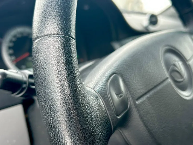 Продам личный автомобиль 2015 года выпуска с пробегом 113.000 тысяч кузов родном окрасе вложений не требует расходники все заменены три тысячи назад техническое состояние идеальное мотор масло не расходует так как пробег родной!!! салон в очень хорошем состоянии андроид магнитола с carplay и многое другое два комплекта колес кузов оцинкован рыжиков нет абсолютно!!! я хозяин по птс !!! продажа с переоформлением! цена 645.000 тысяч рублей торг уместен ☎️ +7-949-391-97-22 телеграмм так же по номеру. 📞 звоните: +7(949)3919722 - фотография - 7