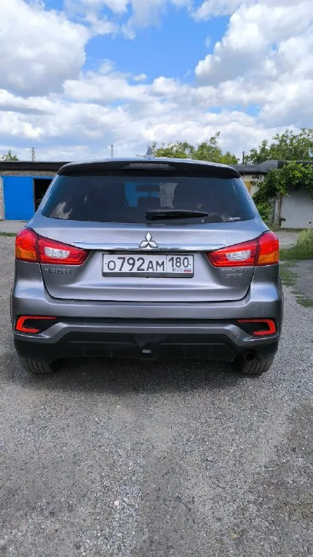 Продам или обменяю с вашей доплатой. мицубиси аутлендер спорт 2019 г. в. двигатель 2 л/ 150 л. с. ( атмосферник), кпп - вариатор. пробег 67000 км(не миль) езжу каждый день. авто пригонял для себя в 2020 году. я единственный владелец. замена масла каждые 8 тысяч км(тотал 0w20). поменял свечи, тормозные колодки вкруг. русифицирована. всё, что нужно для комфортной езды, всё есть( климат, круиз, подключаемый полный привод, камера заднего вида, датчики давления в шинах). авто из канады. вин на последнем фото. есть нюансы ( абсолютно не критично, отсюда и цена). цена 1630000. машина в донецке ( текстильщик). +79493788541 📞 звоните: +7(949)3788541 - фотография - 1