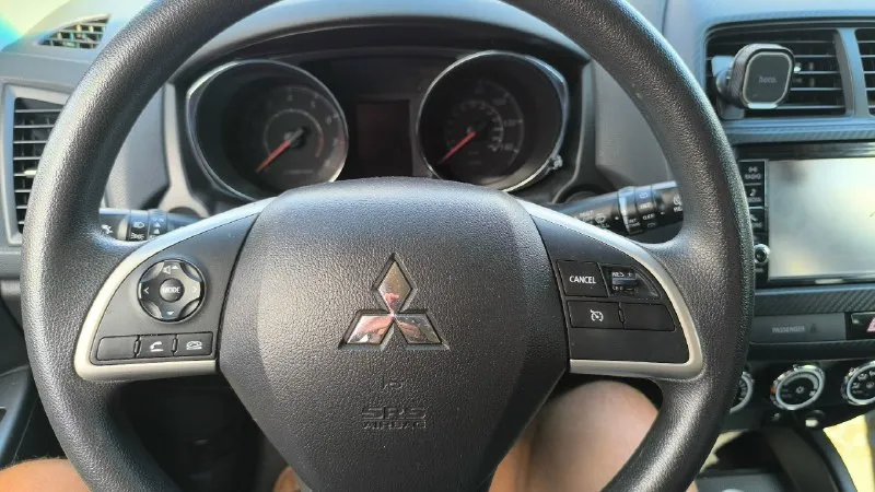 Продам или обменяю с вашей доплатой. мицубиси аутлендер спорт 2019 г. в. двигатель 2 л/ 150 л. с. ( атмосферник), кпп - вариатор. пробег 67000 км(не миль) езжу каждый день. авто пригонял для себя в 2020 году. я единственный владелец. замена масла каждые 8 тысяч км(тотал 0w20). поменял свечи, тормозные колодки вкруг. русифицирована. всё, что нужно для комфортной езды, всё есть( климат, круиз, подключаемый полный привод, камера заднего вида, датчики давления в шинах). авто из канады. вин на последнем фото. есть нюансы ( абсолютно не критично, отсюда и цена). цена 1630000. машина в донецке ( текстильщик). +79493788541 📞 звоните: +7(949)3788541 - фотография - 2