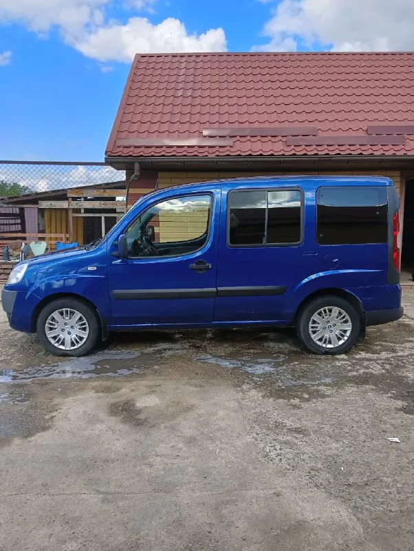 Продам фиат добло 1.4 бензин, стоит газ евро 4! 2008 год машина на полном боевом ходу! ходовая перебрана, стоят новые шаровые, наконечники, ступечные подшипники, рычаги, был заменено ремень грм 3000 назад, помпа, ролик! пробег 280! документы в полном порядке! цена 530т. р тел: +79493101022 📞 звоните: +7(949)3101022 - фотография - 1