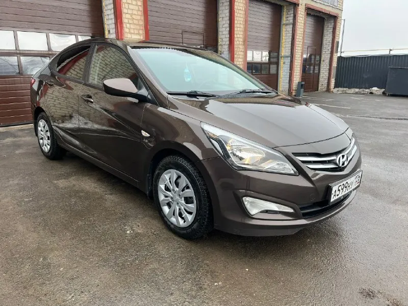 Продам hyundai solaris рестайлинг. 2014г. в. 1.6 на акпп 6-ст. 151000км. пробега. авто в отличном состоянии, по всем параметрам. двигатель работает ровно, масло не подъедает, работает тихо. акпп так же без проблем, без пинков и дефектов. по кузову так же все отлично, без гнили и ржавчины, авто южное. по ходовой тишина. резина зима новая nokian. вложений не требует. осмотр старобешево цена 885 000₽ подробности по тф. +79493370737 +79493185079 - фотография - 2