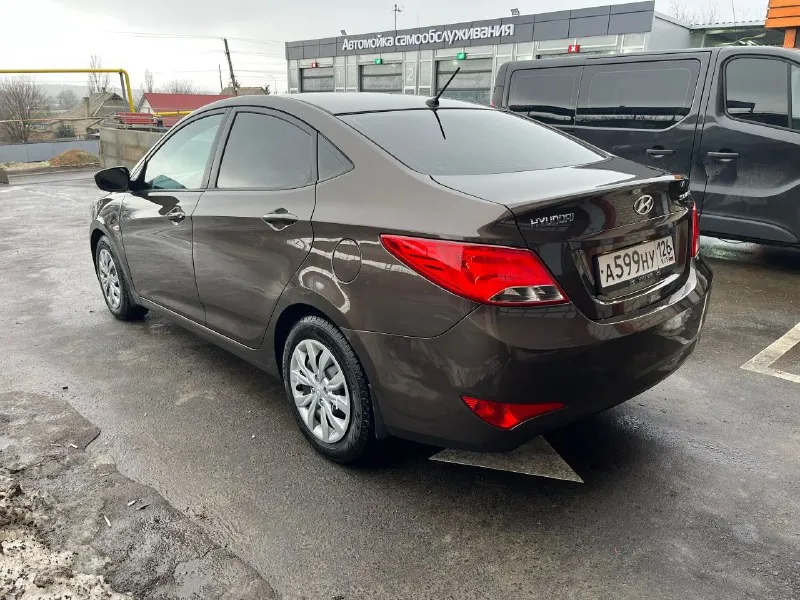 Продам hyundai solaris рестайлинг. 2014г. в. 1.6 на акпп 6-ст. 151000км. пробега. авто в отличном состоянии, по всем параметрам. двигатель работает ровно, масло не подъедает, работает тихо. акпп так же без проблем, без пинков и дефектов. по кузову так же все отлично, без гнили и ржавчины, авто южное. по ходовой тишина. резина зима новая nokian. вложений не требует. осмотр старобешево цена 885 000₽ подробности по тф. +79493370737 +79493185079 - фотография - 9