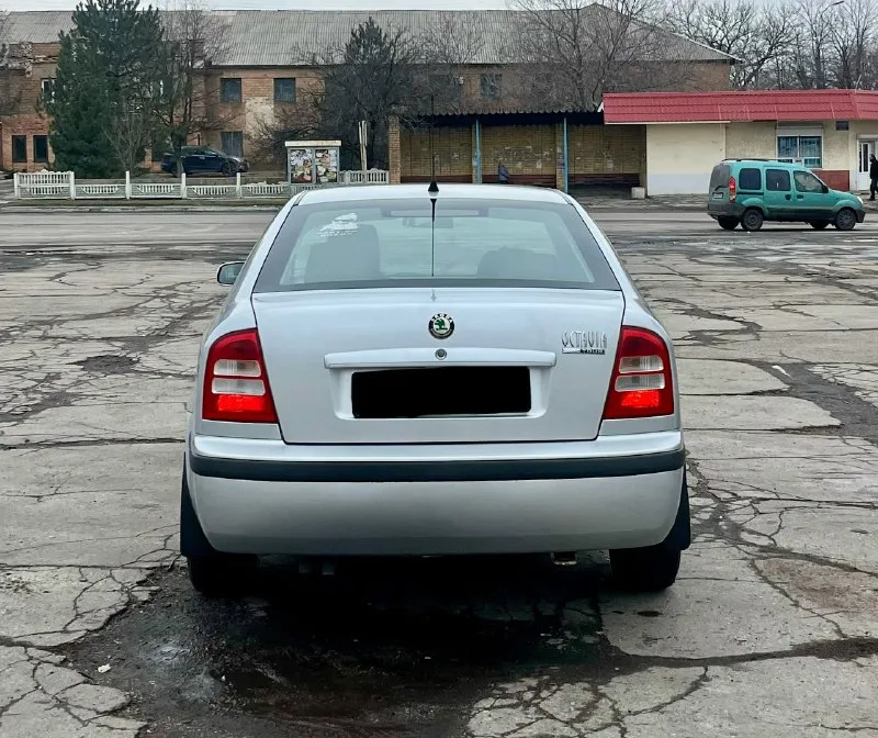 Продам skoda тур 1.6 skoda octavia tour авто в отличном состоянии, обслужена! ходовая взбитая, мягкая, тормоза не бьют! новые жидкости двигатель 1.6 коробка механика работает без нареканий, не дымит есть кондиционер, работает, регулировки зеркал, 2 эсп, чистый опрятный салон документы все чистые год 2008 цена 495.000 возможен торг +79494948718 📞 звоните: +7(949)4948718 - фотография - 2