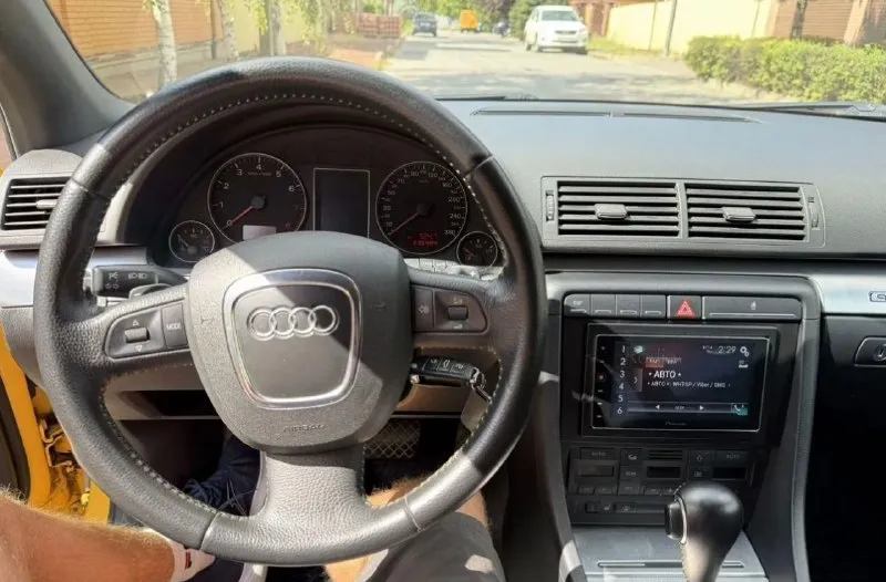Идеальное состояние, собственник цвет audi exclusive 2.0т quattro, классический автомат s-line, черный потолок, сидения из комбинированной кожи с алькантарой, музыка хармон кардон, желтая строчка на сидениях, подогрев сидений, даухзонный климат контроль, парктронники автосвет, авто дождь, адаптивные фары, авто затемнение зеркала заднего вида, провождение домой, дхо. недавние работы : переборка гбц, замена грм, фазорегулятора, обслуживание форсунок, замена цепи фазорегулятора и натяжителя, замена всех передних рычагов, замена масла в моторе, торсене, обслуживание тормозной системы, замена всех передних рычагов! без рыжиков и прочего, резина мишлен, второй сезон, по запросу скину еще фото и видео 1.090.000₽ хороший торг +79493287641 📞 звоните: +7(949)3287641 - фотография - 8