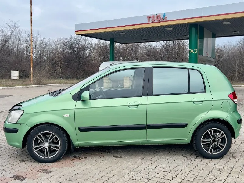 Донецк! продам hyundai gets 2004 г/в объем 1.4 кпп чистый автомат в отличном состоянии как внешне так и технически без каких либо вложений! двигатель шепчет коробка на отлично салон в идеальном состоянии кузов как на фото без ржавчины царапин и всяких дефектов максимальная комплектация кондиционер (обслужен ) четыре стеклоподъемника электро зеркала гидро усилитель руля и т. д тех осмотр на руках цена 490.000 тыс рублей возможен обмен тел +79497424524 📞 звоните: +7(949)7424524 - фотография - 7