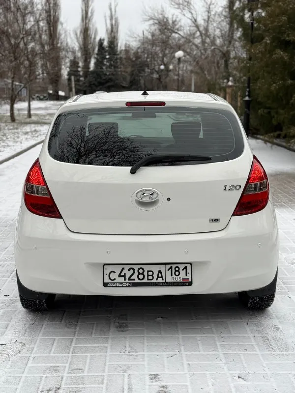 Hyundai i20 1.6 автомат цена 860💰тыс. руб, торг после осмотра. 2012 год выпуска, для своих лет в идеальном состоянии. 1 хозяин за всю историю эксплуатацию, автомобиль был куплен при украине. автотека изумительная ✅ без единого дтп за всю жизнь. пробег 210 тыс. родной, любые проверки, подтвержден автотекой. двигатель работает идеально, масло не берет. по коробке вопросов нет, переключает плавно, без пинков и рывков. по электрике все работает, климат дует-заправлен. стоит сигнализация двухсторонняя. два комплекта резины. делать по автомобилю ничего не надо. г. макеевка, связь +79494012032 📞 звоните: +7(949)4012032 - фотография - 6