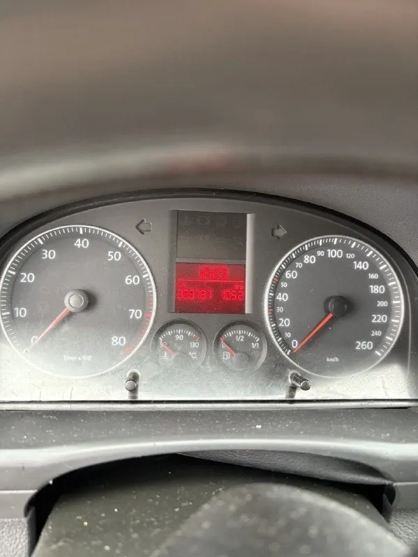 Продам volkswagen туран 2004г. в.,1,6 mpi, на механике, 7 мест, пробег 340000 км. , новый аккумулятор, новый радиатор и компрессор кондиционера, заменены фильтра масло, 750000 р. т. +7(949)337-07-27 т. +7(949)328-92-28 📲 tg: @avalkevich 📞 звоните: +7(949)3370727 - фотография - 7