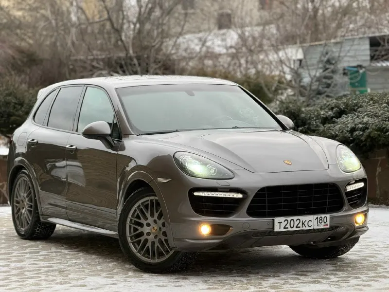 Продаю автомобиль porsche cayenne turbo 2012 года (500 л. с) пробег - 228 тыс км, родной. двс обслуж... - фотография