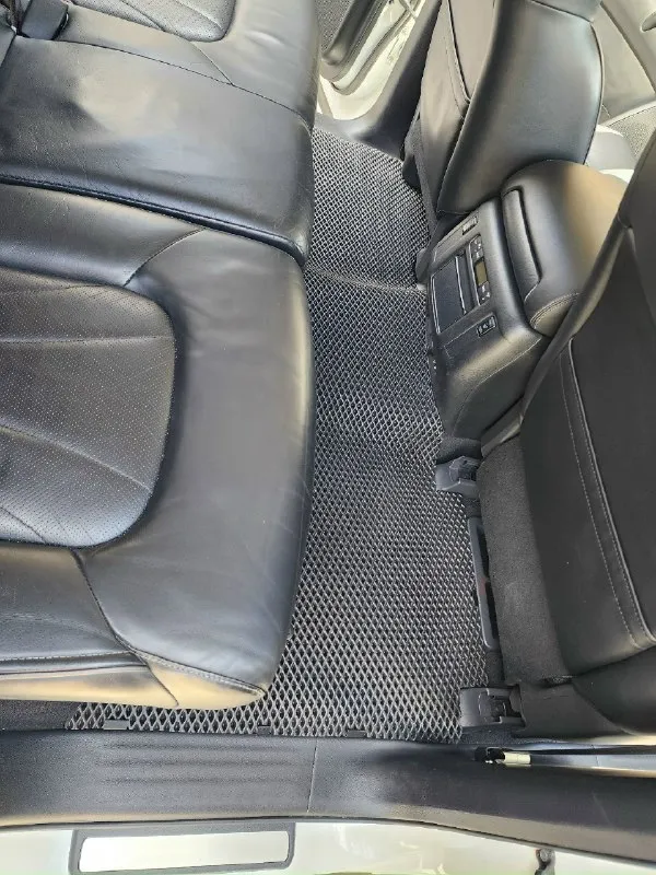 Продам рамный внедорожник личного пользования infiniti qx80, цвет белый перламутр, 2й рестайлинг, максимальная комплектация: полный привод, пневма- гидро подвеска, 8мест, черный салон, кожа алькантара, без ключевой доступ, удержание в полосе ( дополнительно обесшумлен, лобовое дорогая атермальная пленка, установлена сигнализация пандора, карты, запуск и локация авто из приложения ) поворотные линзы, адаптивыный свет, музыка bosse и прочее. пробег 170т, сервисная книжка, два ключа, без дтп, дилерское авто, уязвимые места в бронепленке. цена 2900 000₽ тел- +7949-325-49-99 📞 звоните: +7(949)3254999 - фотография - 7