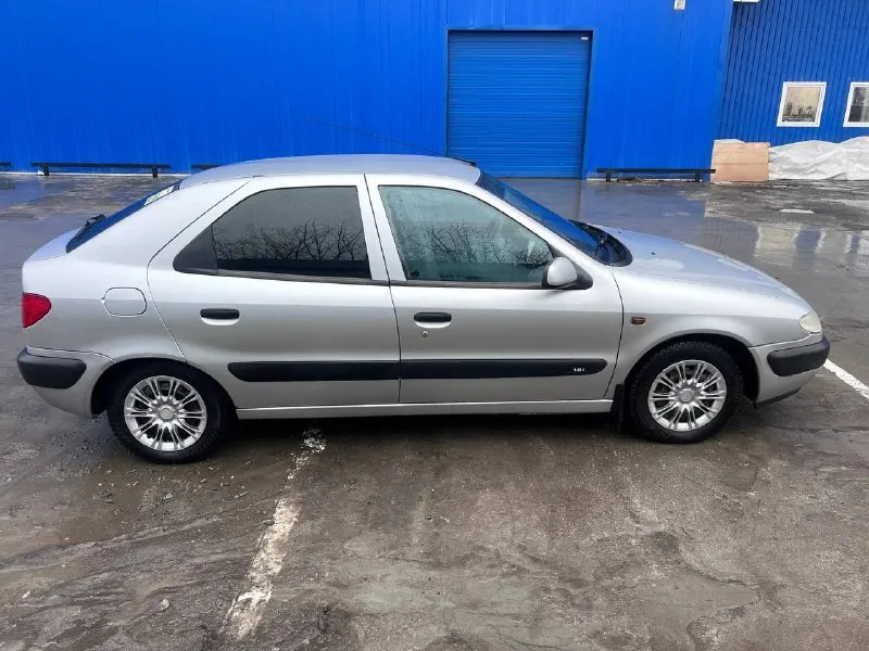 Citroen xsara год 1998 пробег 179 000 родной двигатель 1.8 (101 л. с) коробка автомат zf4hp14 автомобиль в хорошем состоянии, двигатель работает ровно, тяга хорошая. ходовая мягкая без посторонних шумов. резина зимняя новая. кузов без корозии комплектация гидроусилитель,2 стеклоподъемника, кондиционер противо туманки. в налич есть запасная коробка, и новые запчасти. по запчастям как ланос, есть все в наличии в донецке. отличный вариант для первого авто или на каждый день г. макеевка тел 89495996430 цена 310 тыс 📞 звоните: +7(949)5996430 - фотография - 4