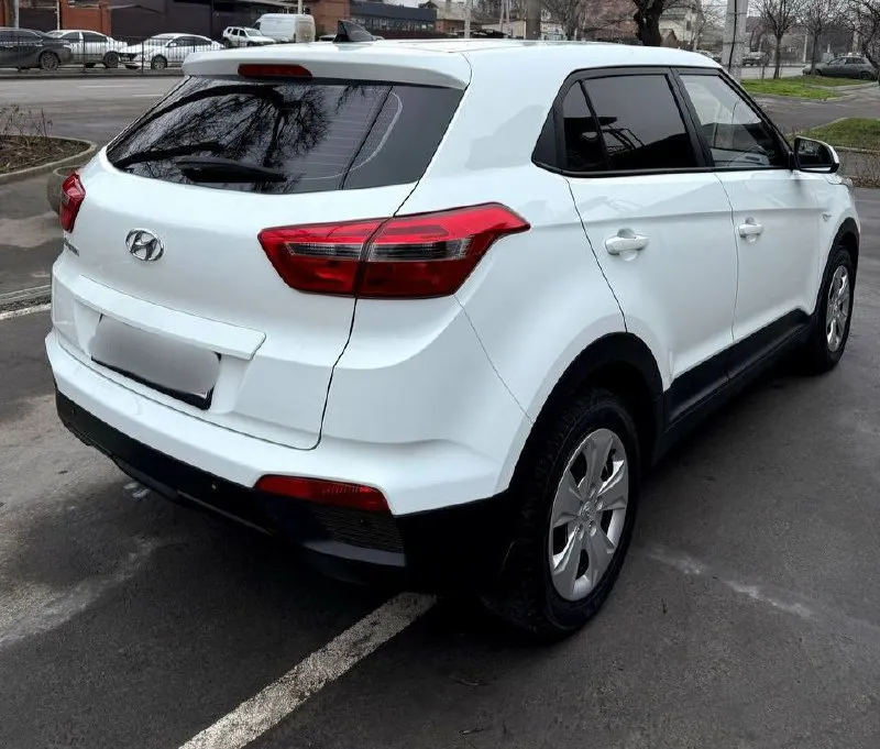 Продам hyundai creta, 2016г(декабрь), автомат, 160т. км. двигатель 1.6. бензин. без дтп. все стекла родные включая лобовое. авто обслуживался только на специалезированном сервисе. вложений не требует никаких. надёжный двигатель работает отлично. не дымит, масло не ест совсем. динамика хорошая, расход по трассе 6л, по городу 8,5л. коробка автомат работает без пинков, переключает плавно. ходовая обслужена. зимняя резина. вложений абсолютно не каких не требует!!! салон чистый, ухоженный, без царапин. комплектация: помощь спуска/подъема с горы, подогрев сидений, подогрев зеркал зоны дворников, мультируль, сенсорная мультимедия, камера заднего вида, парктроники и т. д. цена 1.480р. +79493942013 📲 tg: сергей 📞 звоните: +7(949)3942013 - фотография - 6