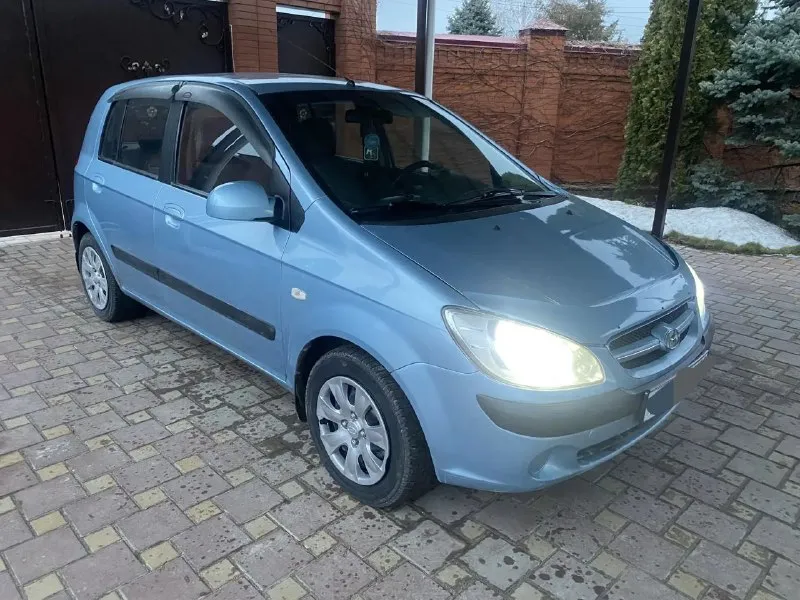 Автомобиль hyundai гетц 2007 г. в. 1.4.ат. обслужен. зимняя резина. летняя на легкосплавных дисках. автомобиль прошел полное то. кто хочет хороший гетц без вложений. совсем звоните. есть авс. гур. электростеклоподьемники. электрорегулировка зеркал. подогрев зеркал и заднего стекла. подогрев сидений. серворуль. бортовой компьютер. кондиционер. двигатель и коробка в превосходном состоянии. макеевка. тел 79493039475.79180313617.цена 580000т. руб. кто хочет обслуженную машину звоните. диагностическая карта в подарок 📲 tg: алексей 📞 звоните: +7(949)3039475 - фотография - 3