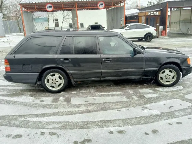 Продается легендарный дедушка 1989г. в. 3.0л в хорошем состоянии. не дымит, работает тихо без стуков, шумов. с кпп все отлично без хрустов и воев все передачи, включаются мягко. авто на ходу. с документами проблем нет, все кристально чисто. по кузову есть возрастные недочеты куда нужно приложить руки. дно целое, ржа на арках. электрика работает вся. компрессия везде одинаковая по 11 во всех 6 цилиндрах. цена 200 000₽ торг на бензин. +79591460376 📞 звоните: +7(959)1460376 - фотография - 5