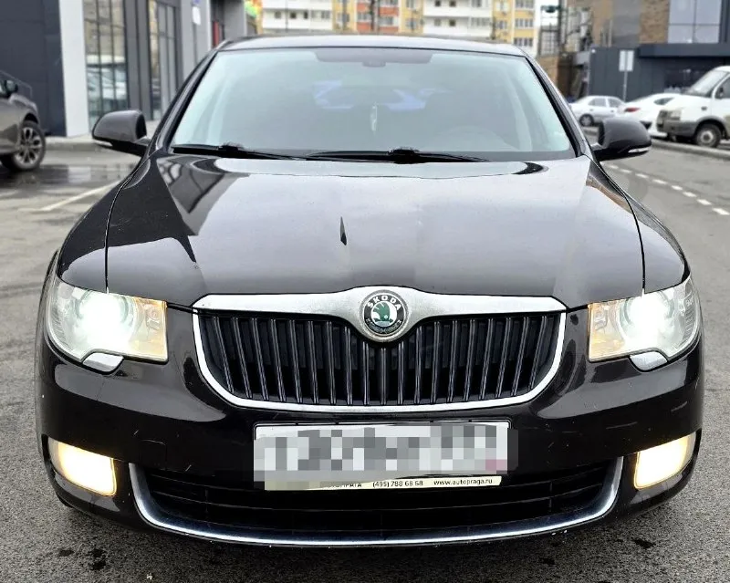 Продаю автомобиль skoda superb 2012 года. без дтп ✅ два владельца ✅ птс оригинал. мотор 1,8 полноценный автомат ✅ пробег 172000 ✅ два комплекта ключей. два комплекта колёс зима-лето. юридически чист. продажа с полным переоформлением. вложений ни каких не требует автомобиль полностью обслужен. по кузову как на фото. комплектация круиз-контроль, климат-контроль двухзонный, подогрев всех сидений, электро-сидений с памятью. мульти-руль. датчик дождя, датчик света регулировка зеркал подогрев зеркал. партроник. стабилизация анти-занос. осмотр г. донецк звонить по номеру телефона +79490881846. цена 1,200000 реальному покупателю торг адекватный на месте. - фотография - 2
