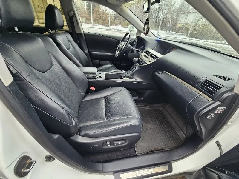 Lexus rx 270 2013г рестайлинг мотор 2,7 бензин 188л. с. 205т км авто в хорошем состоянии. по технике без вопросов, все работает как и должно. по кузову есть окрасы, на езду не влияют. каждый день на ходу, без замечаний. пробег родной. юридически без проблем. 1,7 млн руб 9495213411 - фотография - 7