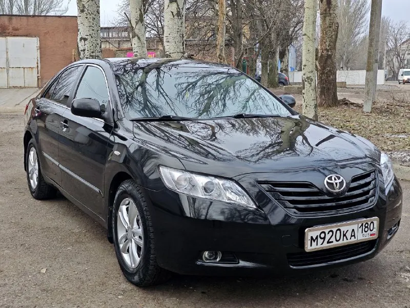 Продам toyota camry 40 2008г 2.4 автомат (aisin). родной пробег 192000км. один владелец! без дтп! полностью в родном окрасе! автомобиль обслужен и готов к любым проверкам. отличное состояние. два ключа, два комплекта колес. цена 1 100 000₽. тел. +79493054107 - фотография - 2