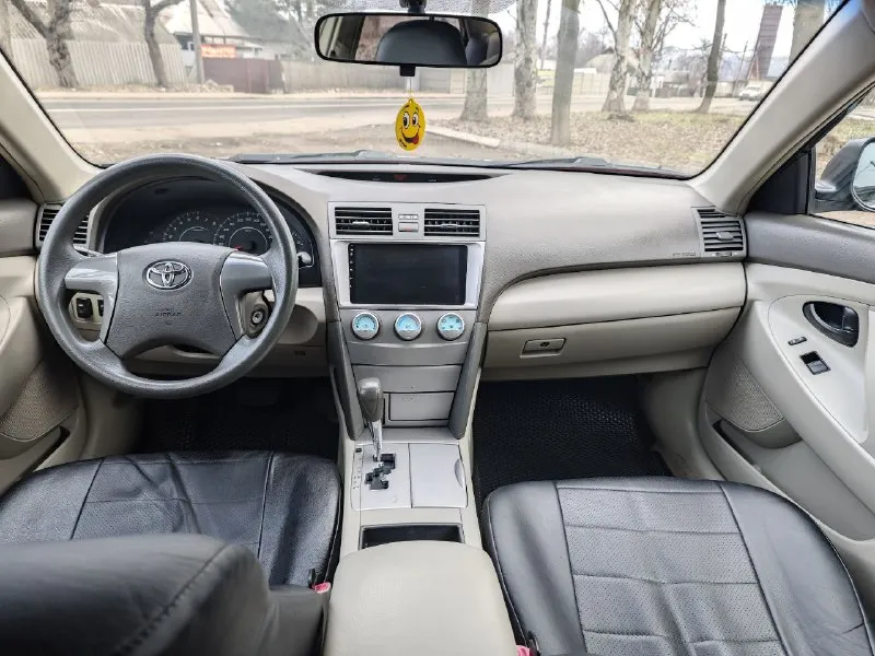Продам toyota camry 40 2008г 2.4 автомат (aisin). родной пробег 192000км. один владелец! без дтп! полностью в родном окрасе! автомобиль обслужен и готов к любым проверкам. отличное состояние. два ключа, два комплекта колес. цена 1 100 000₽. тел. +79493054107 - фотография - 5