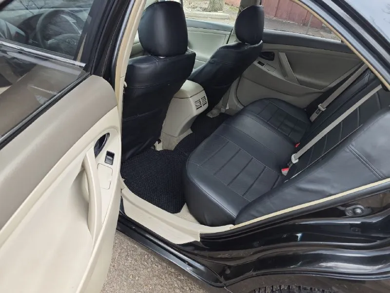 Продам toyota camry 40 2008г 2.4 автомат (aisin). родной пробег 192000км. один владелец! без дтп! полностью в родном окрасе! автомобиль обслужен и готов к любым проверкам. отличное состояние. два ключа, два комплекта колес. цена 1 100 000₽. тел. +79493054107 - фотография - 8